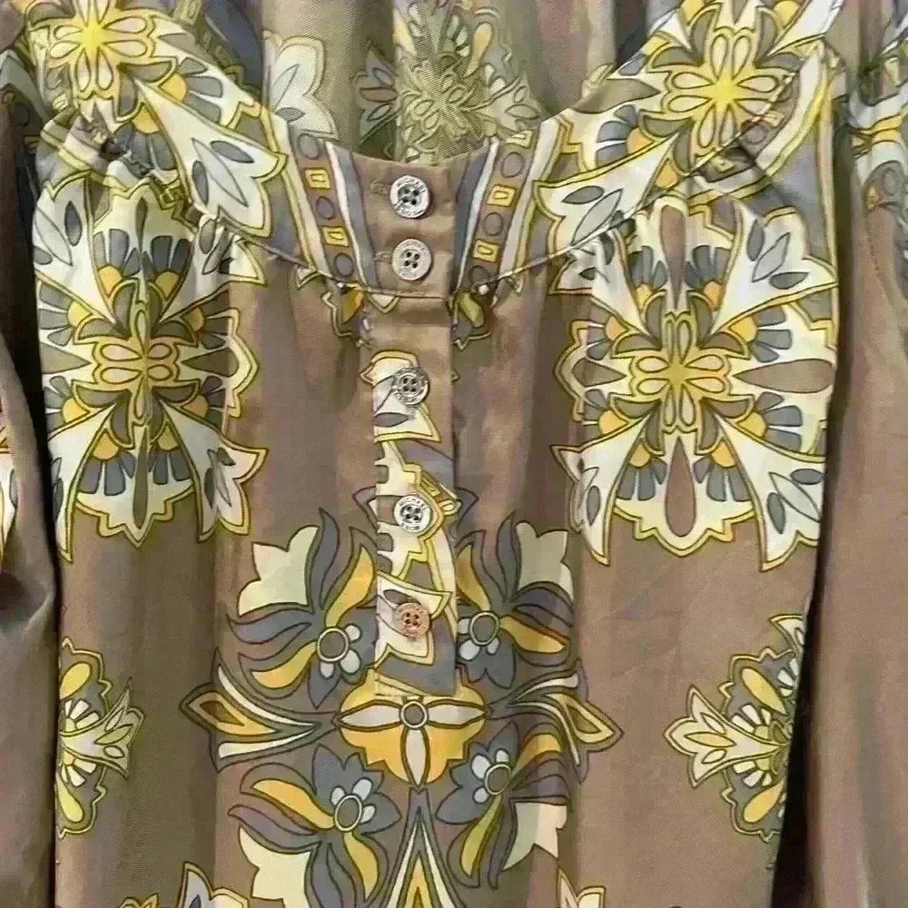 Michael Kors size medium